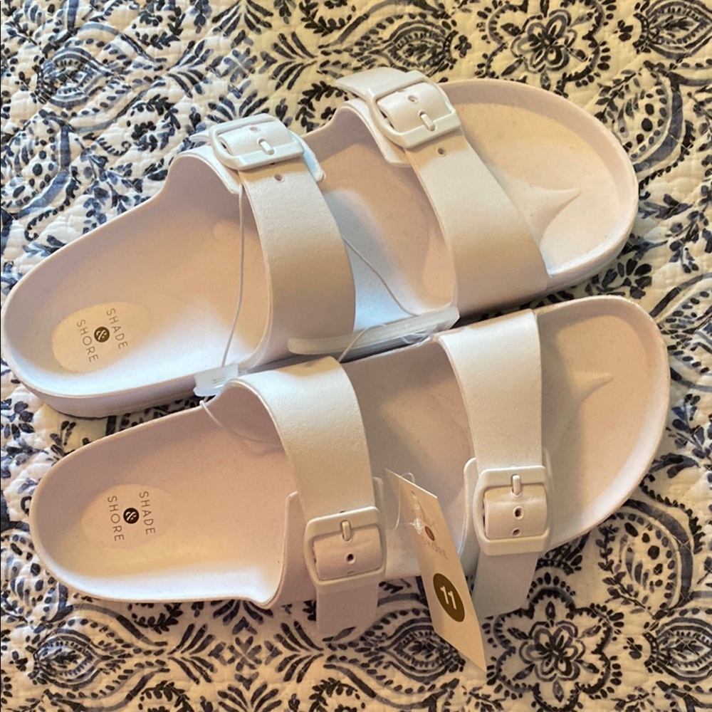REDUCED!! NWT Shade & Shore White Slide Sandals with Buckles